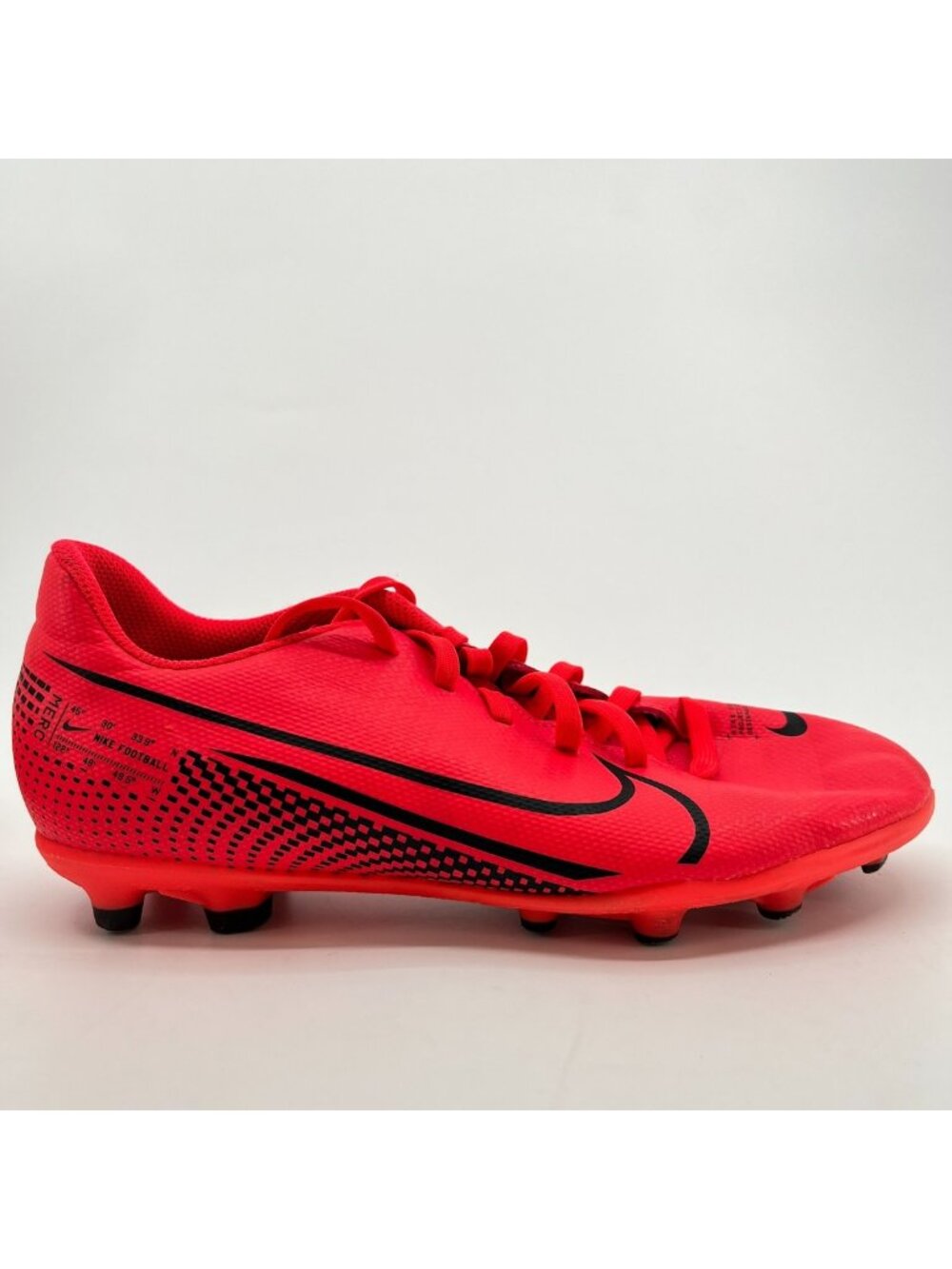 Nike Mercurial Vapor 13 Club FG/MG Boys Size 5.5Y Red Running Soccer Cleats